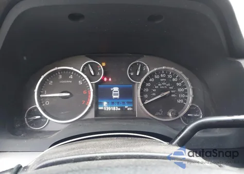 2017 Toyota Tundra Sr5 5.7L V8 из США, поврежденный, VIN 5TFDY5F19HX640752